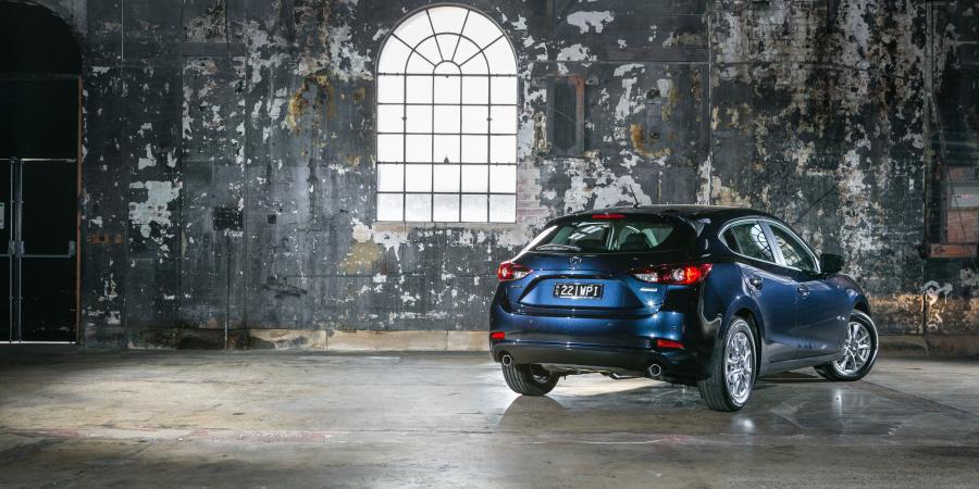  Mazda3 Neo Hatchback 2016 года  (AU) (фото 10 из 12)